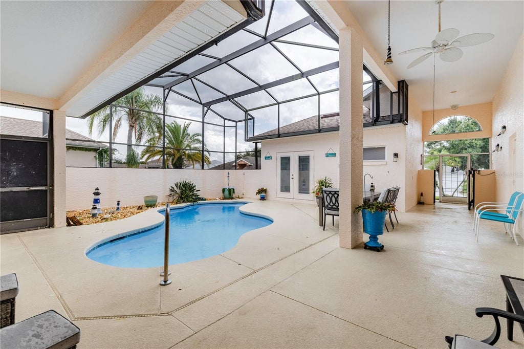 Photo of 3347 Saratoga Drive, Tavares, FL 32778 (MLS # G5117523)