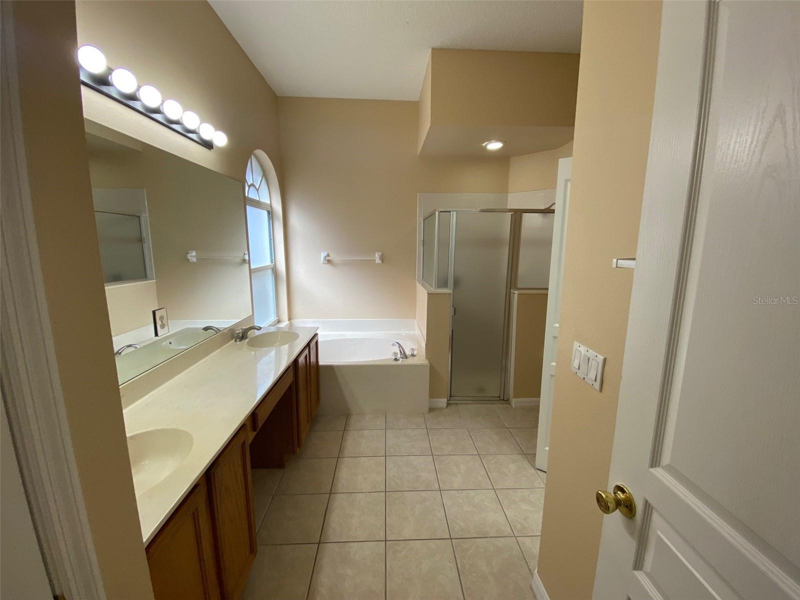 KINGSBRIDGE EAST VILLAGE UNIT 3A - Residential Lease