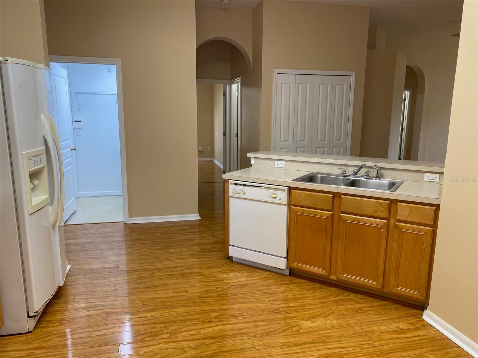 KINGSBRIDGE EAST VILLAGE UNIT 3A - Residential Lease