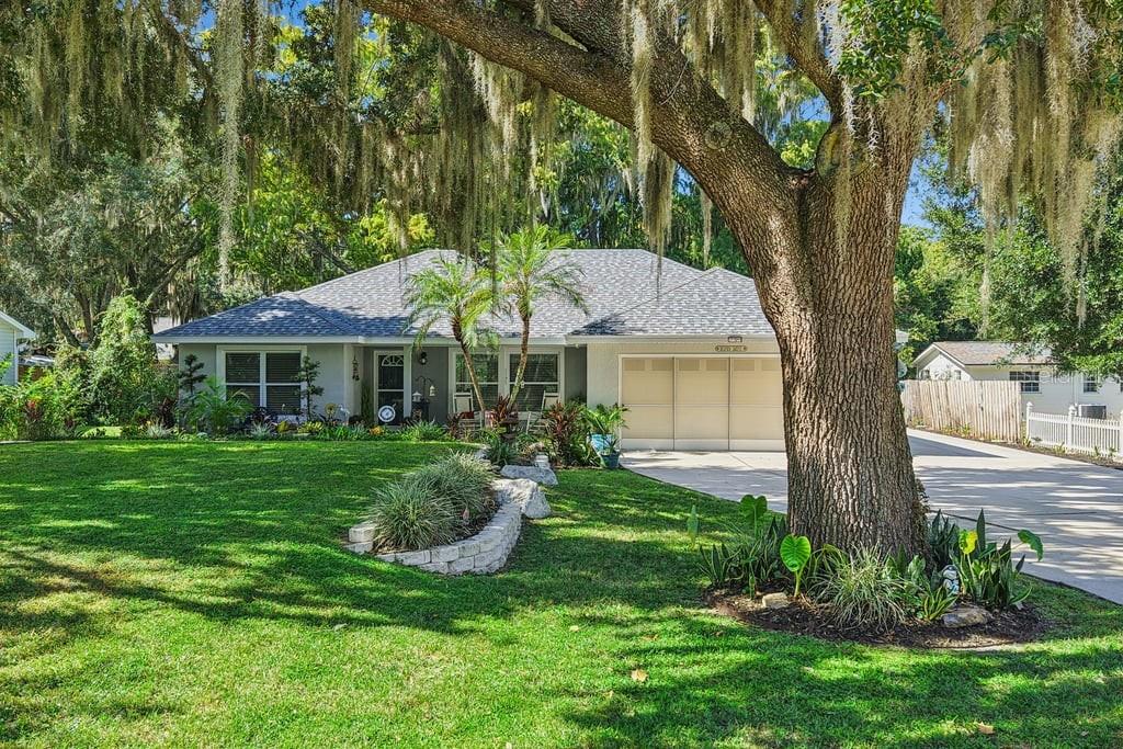 30749 GLENN DRIVE