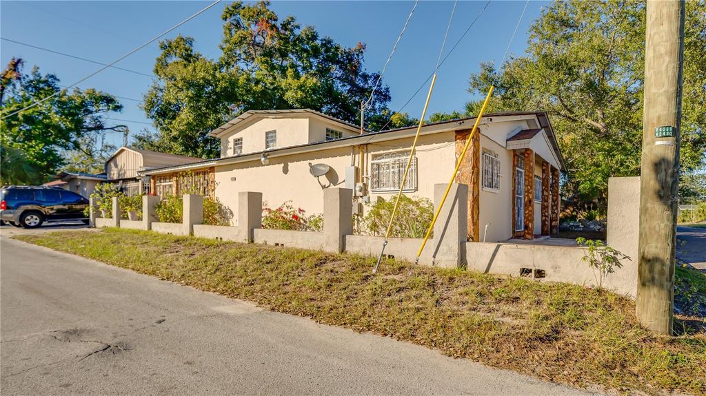 Photo of 3602 N 25th Street, Tampa, FL 33605 (MLS # TB8457355)