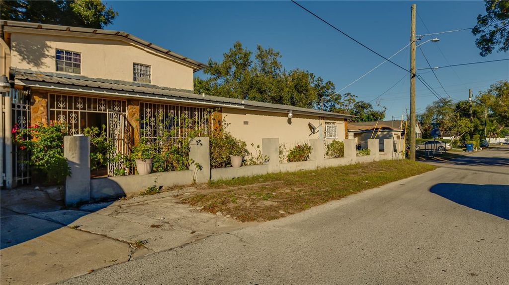 Photo of 3602 N 25th Street, Tampa, FL 33605 (MLS # TB8457355)