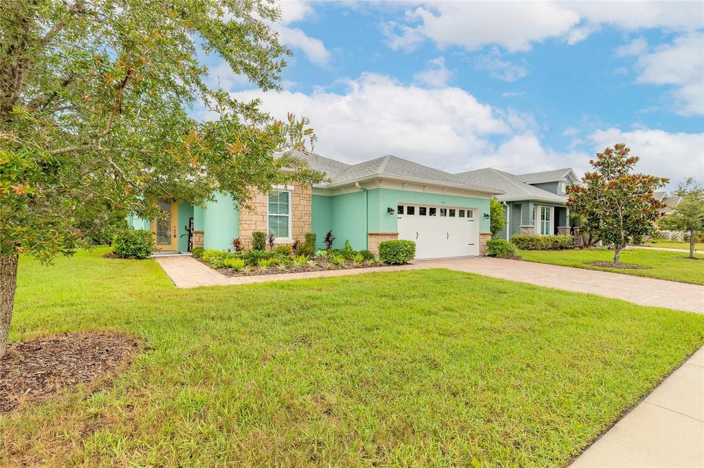 Photo of 19 Huntington Place, Ormond Beach, FL 32174 (MLS # V4943532)