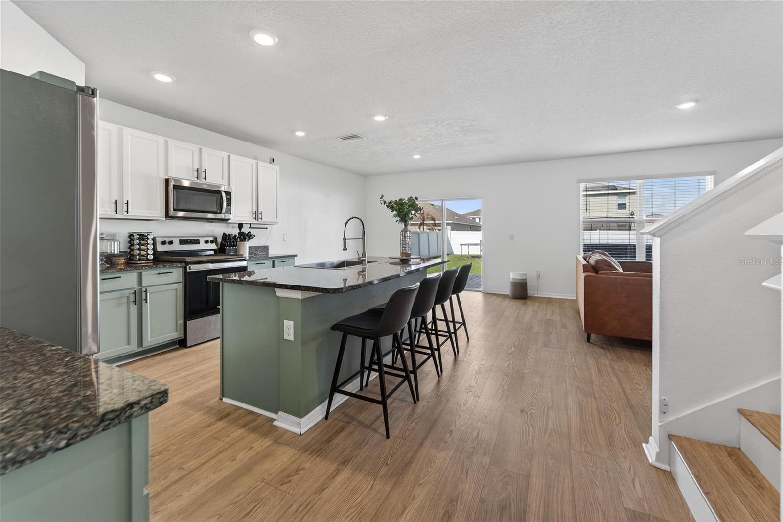 JOHNSON POINTE - Residential