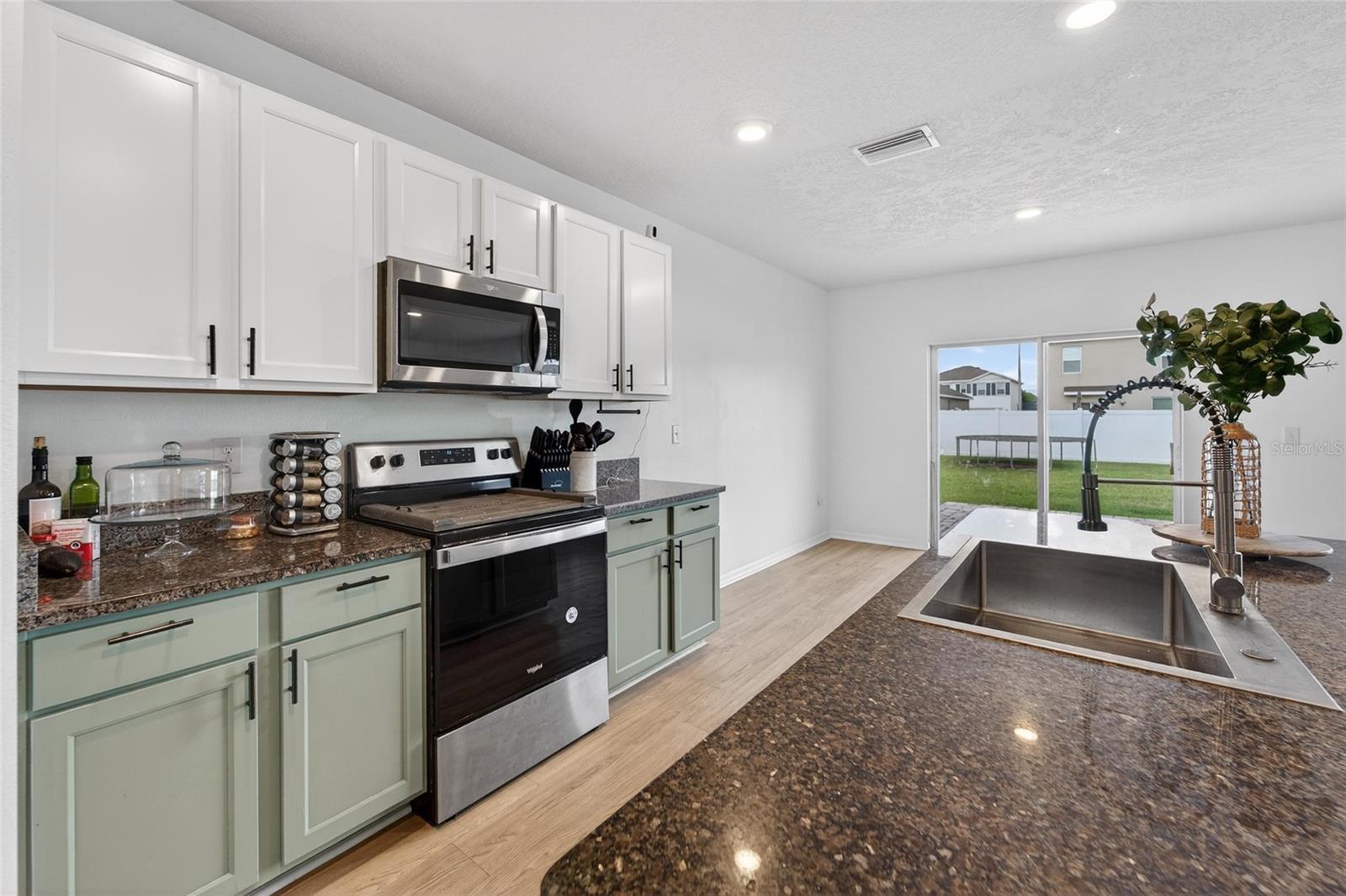 JOHNSON POINTE - Residential