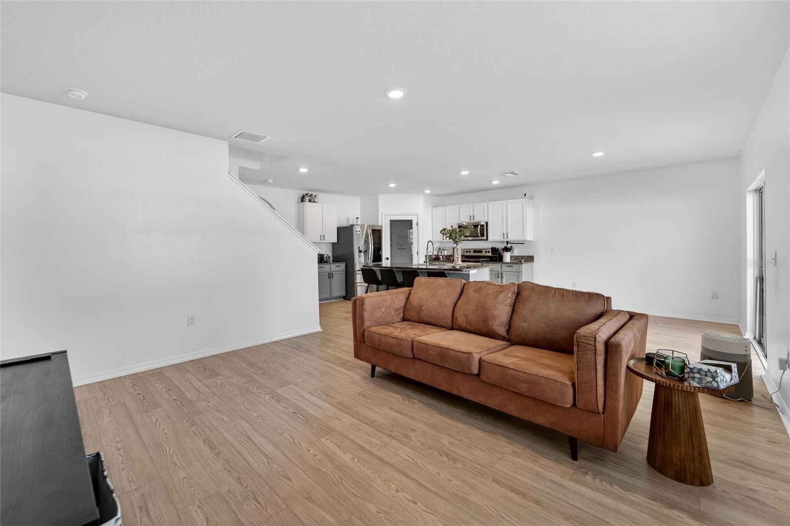 JOHNSON POINTE - Residential