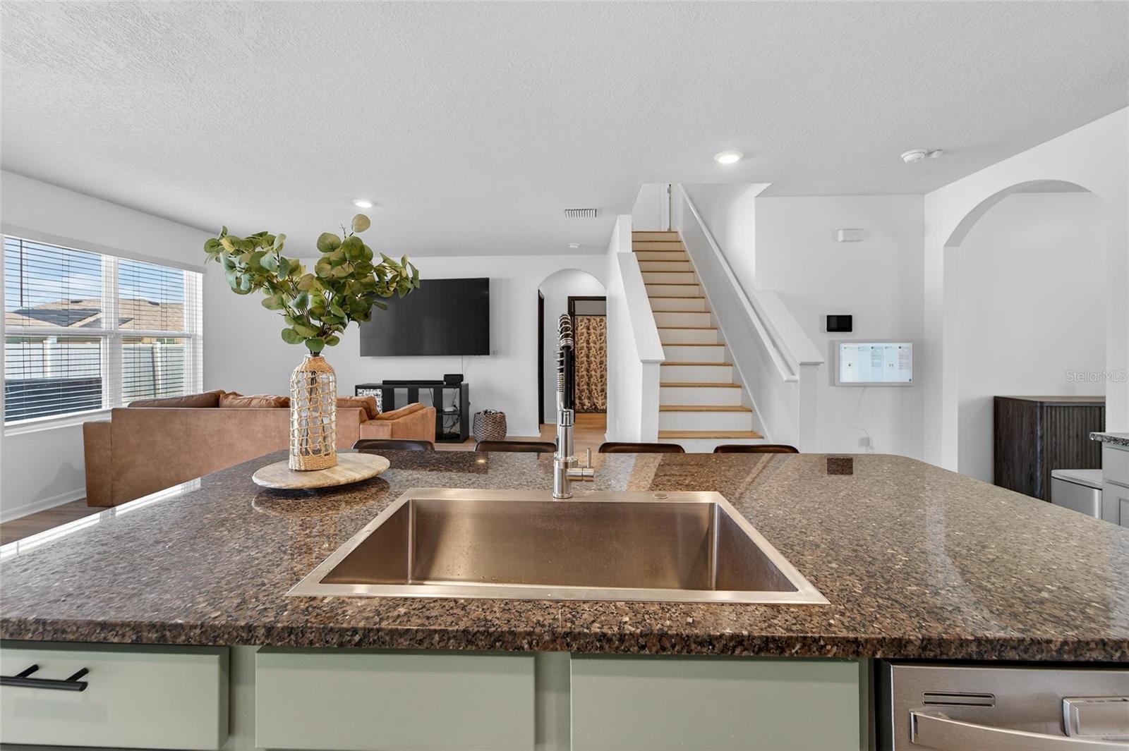 JOHNSON POINTE - Residential