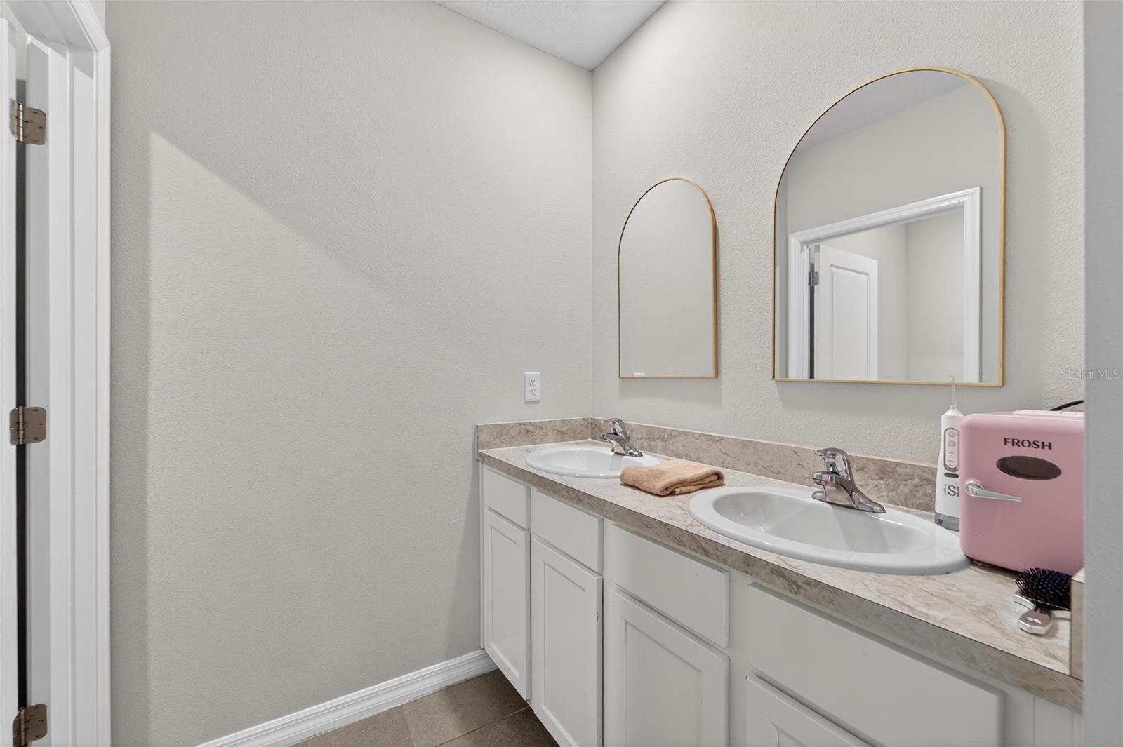 JOHNSON POINTE - Residential