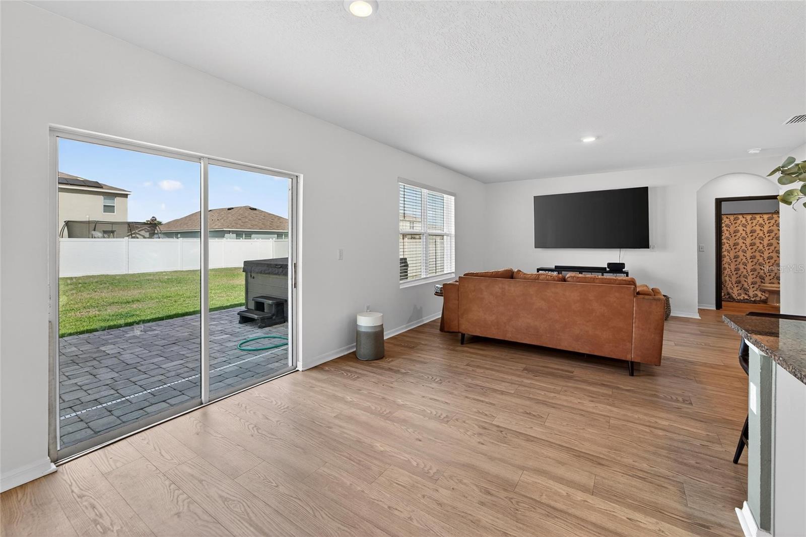 JOHNSON POINTE - Residential