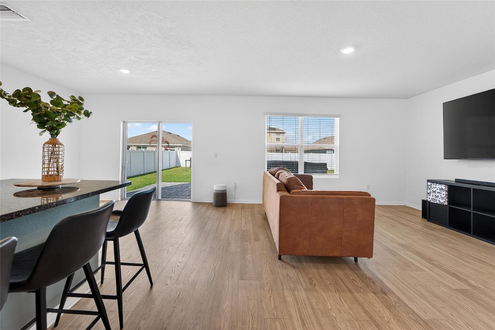 JOHNSON POINTE - Residential