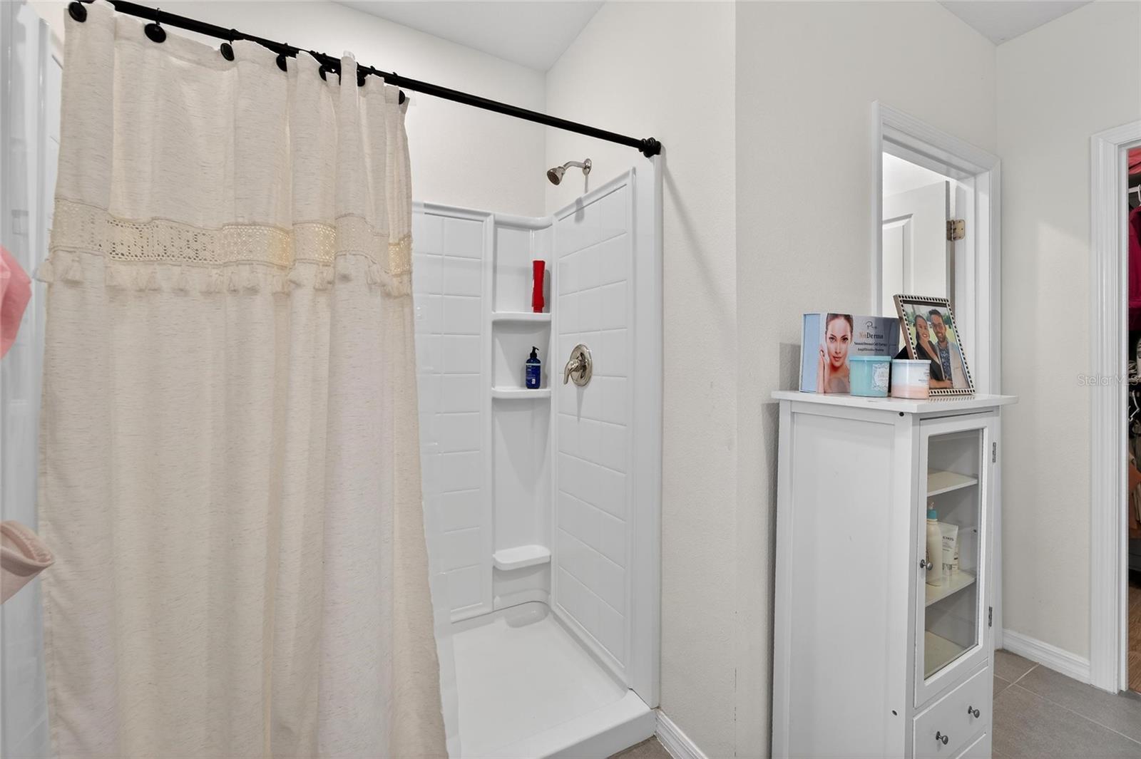 JOHNSON POINTE - Residential