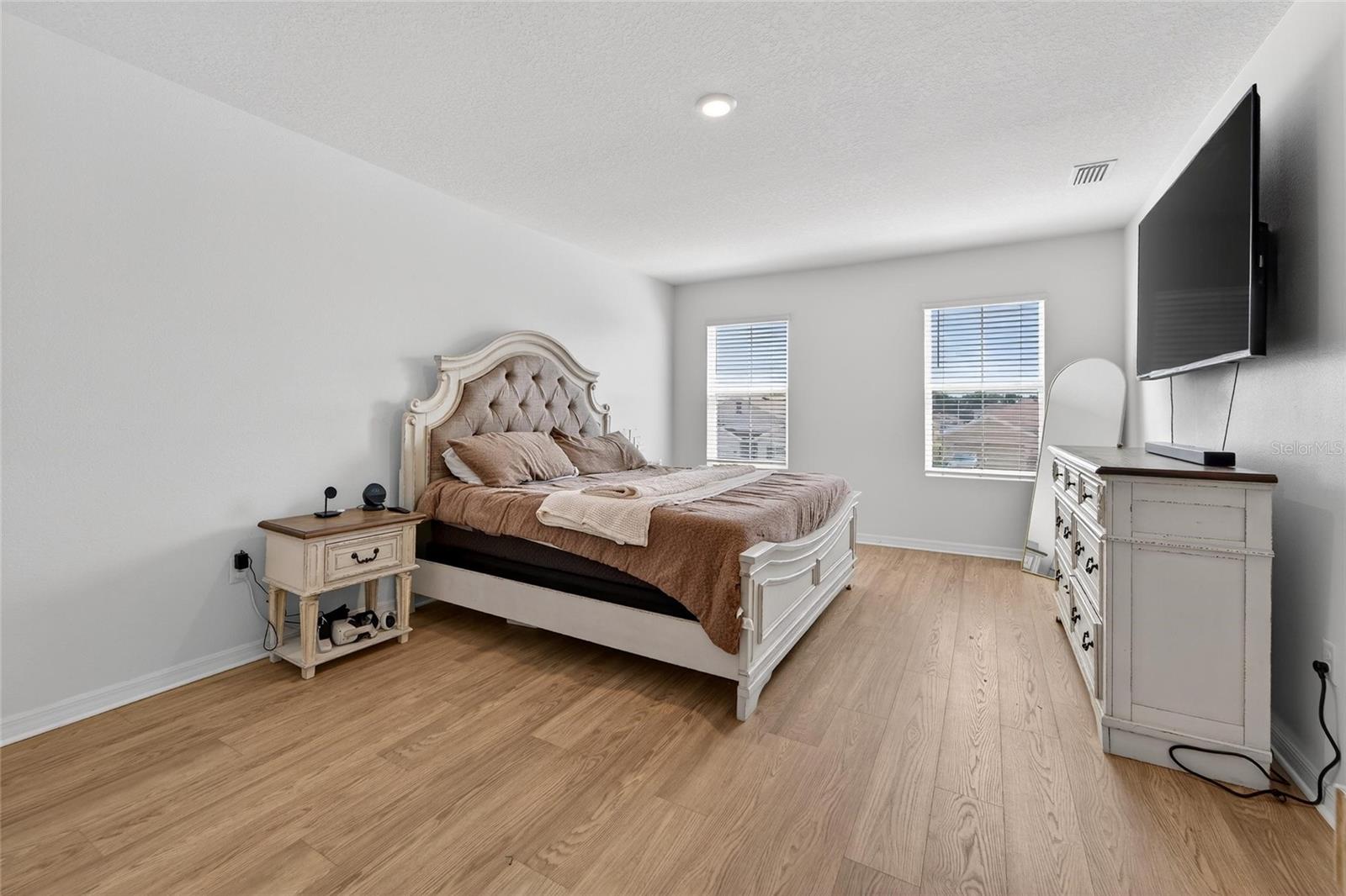 JOHNSON POINTE - Residential