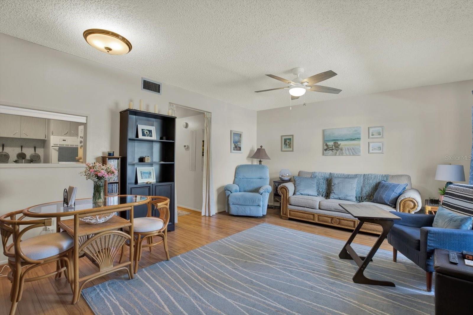 ON TOP OF THE WORLD - Residential