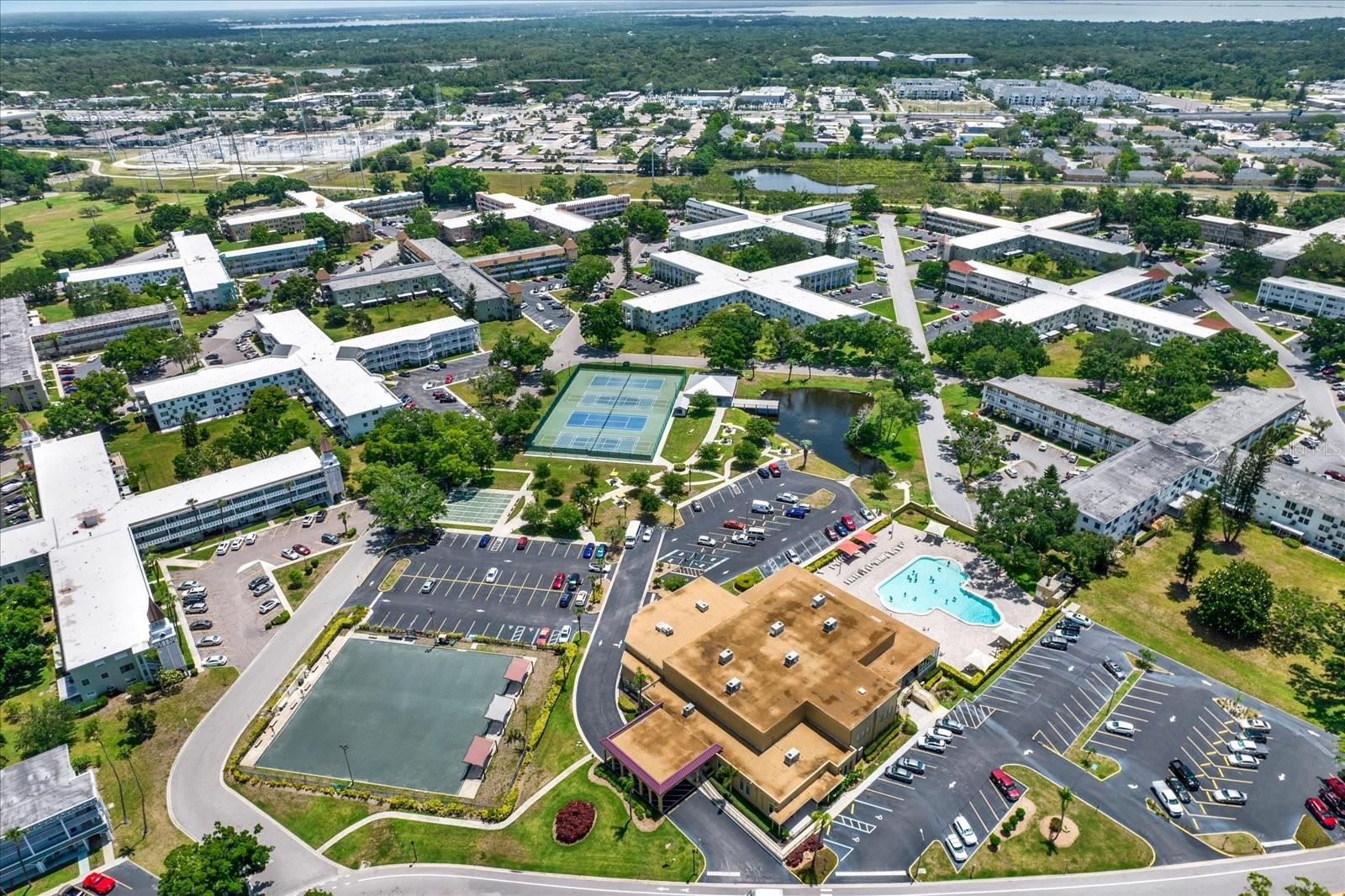 ON TOP OF THE WORLD - Residential
