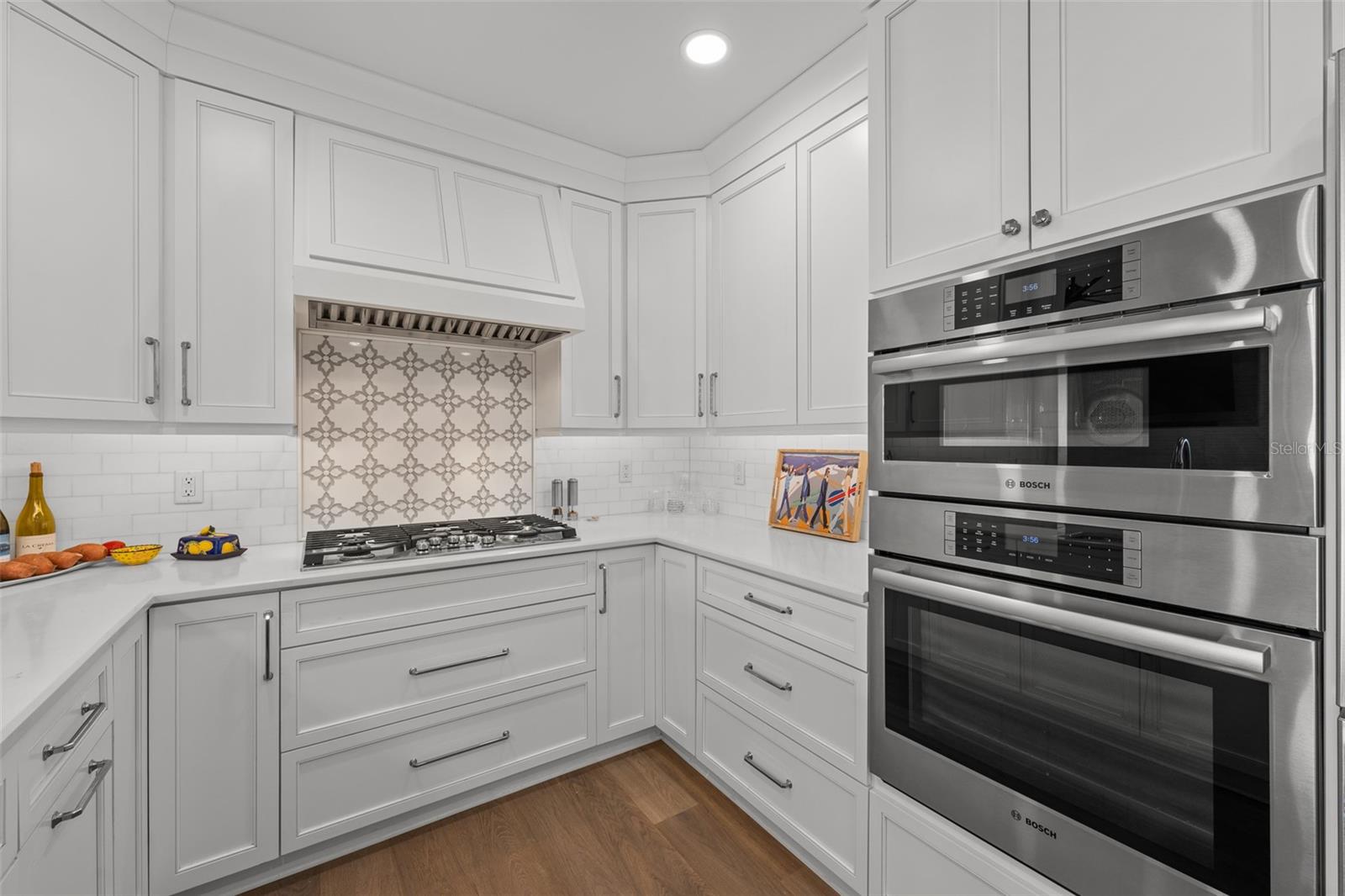 GRAY GABLES - Residential