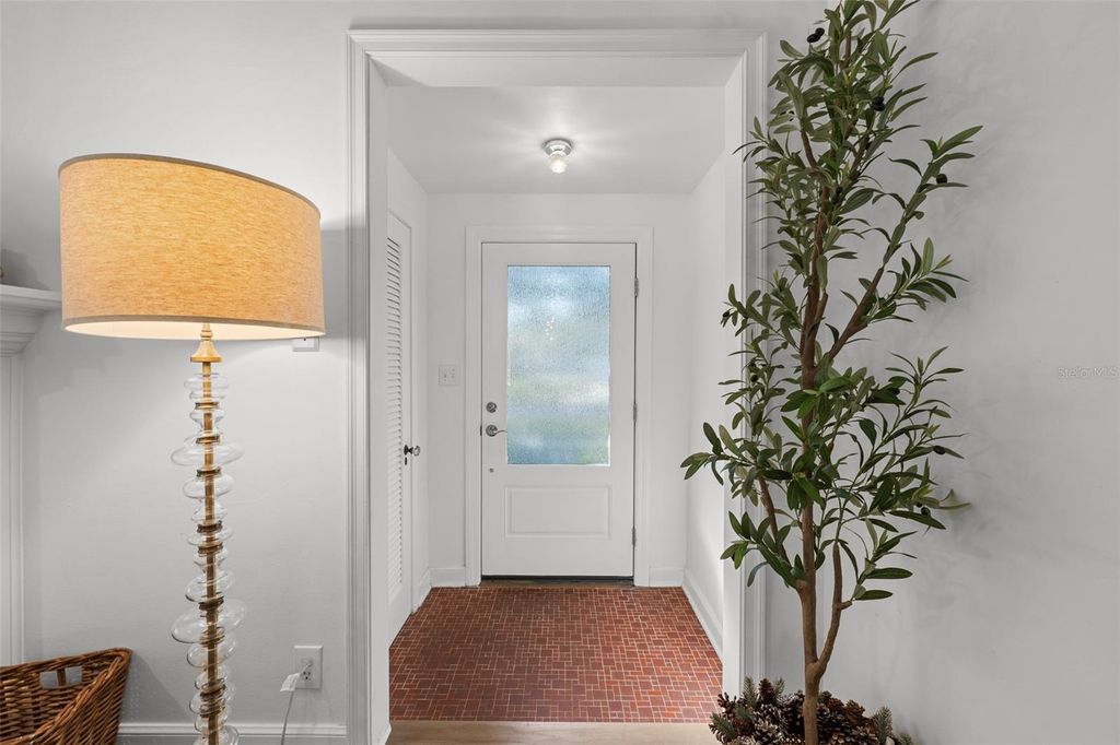 Photo of 220 S Glen Avenue, Tampa, FL 33609 (MLS # TB8447050)