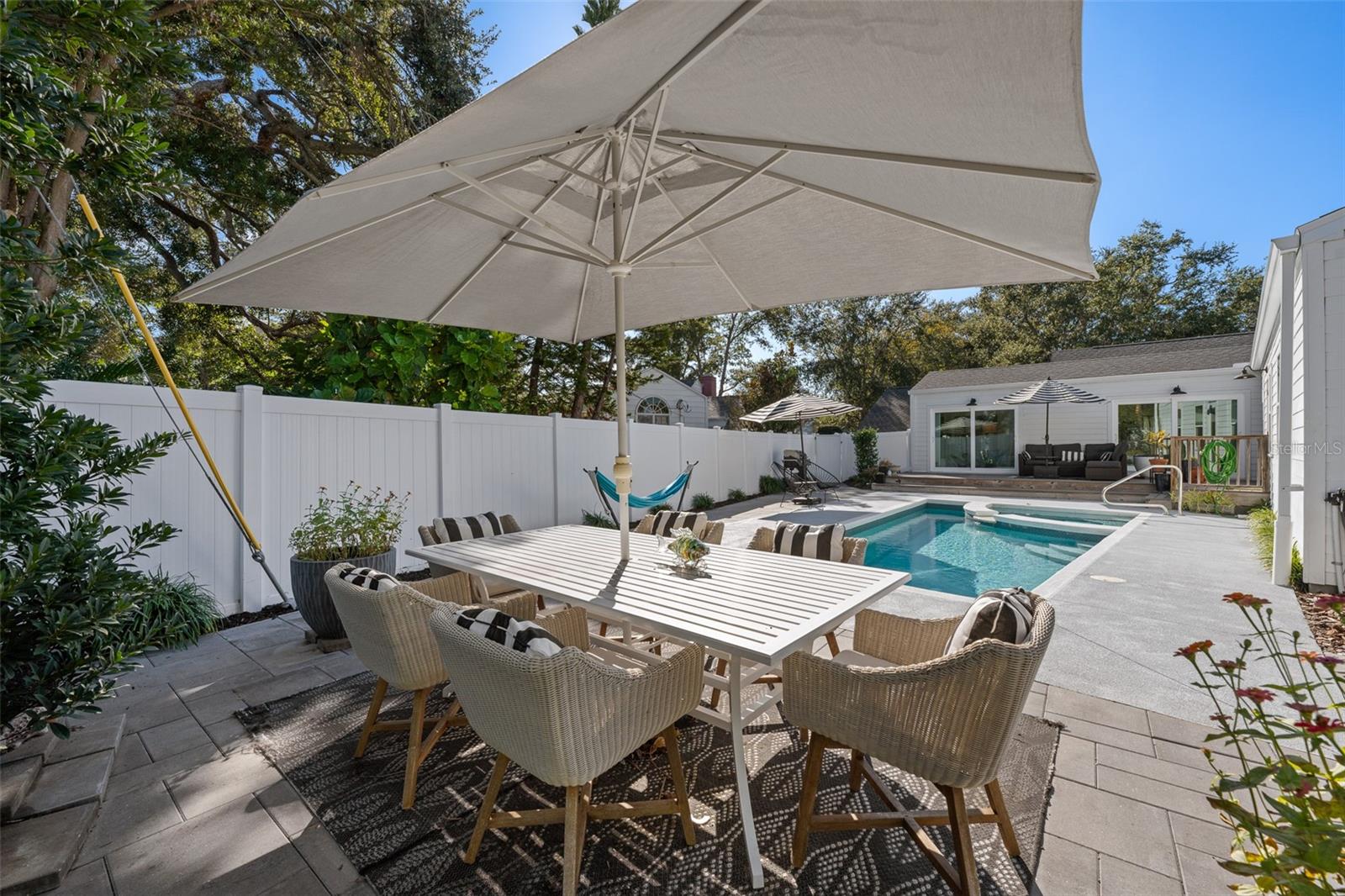 GRAY GABLES - Residential