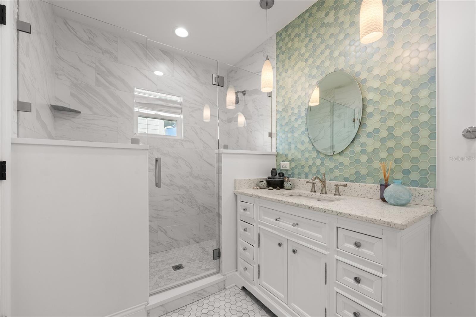 GRAY GABLES - Residential