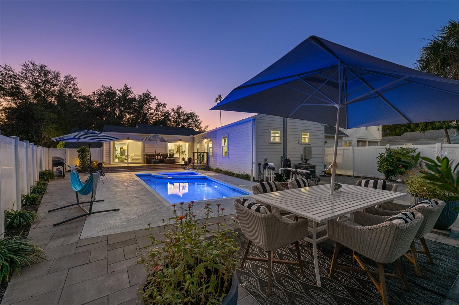 GRAY GABLES - Residential