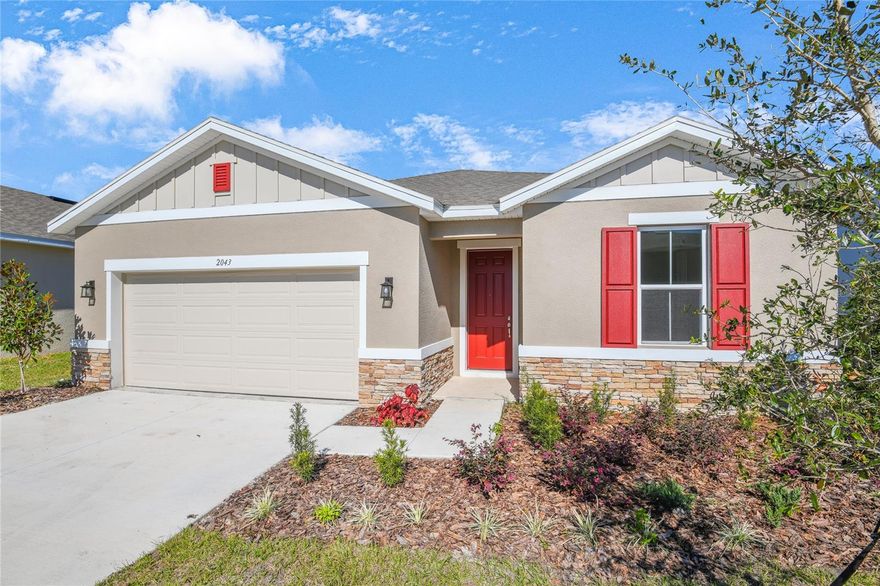 **Take advantage of special financing + Flex Funds on quick move-in homes** Welcome to this stunning Slate home, ready for quick move-in! Included features: a charming covered entry; an open great room with center-meet doors leading onto a covered patio; a nook that flows into a well-appointed kitchen boasting white 42" cabinets, a large island and stainless-steel appliances; a convenient laundry; an elegant primary suite showcasing a roomy walk-in closet and a private bath with a separate shower and soaking tub; three additional bedrooms, including one with an attached bath; and a third full bath. This home also has quartz countertops. Tour today! **Options may vary by community, so see your sales associate for details. These offers are available for select homes on a first-come, first-served basis.