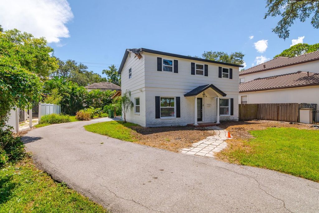 Photo of 4508 W Azeele Street, Tampa, FL 33609 (MLS # TB8424935)