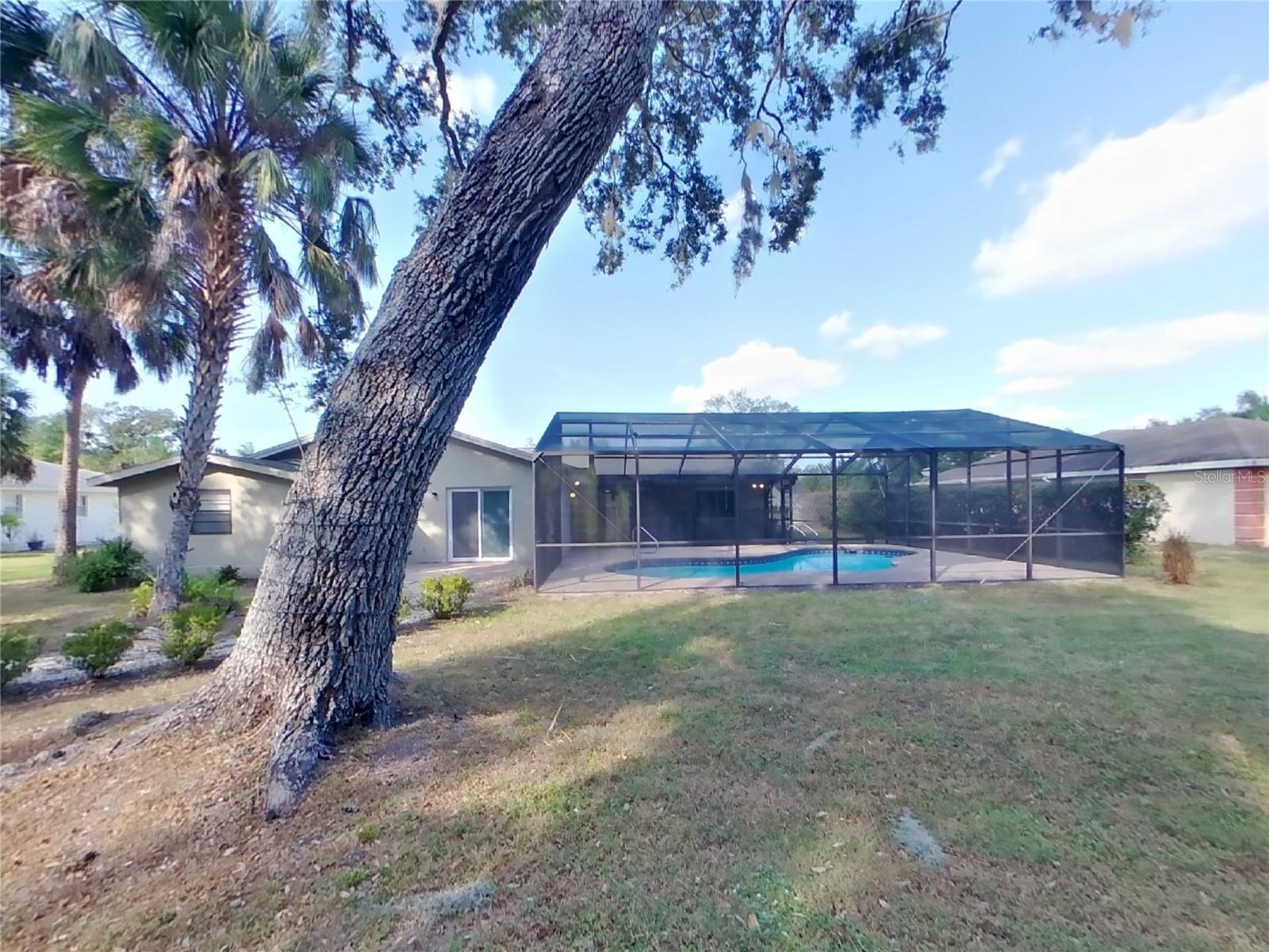 DESOTO LAKES COUNTRY CLUB COLONY 4 - Residential Lease