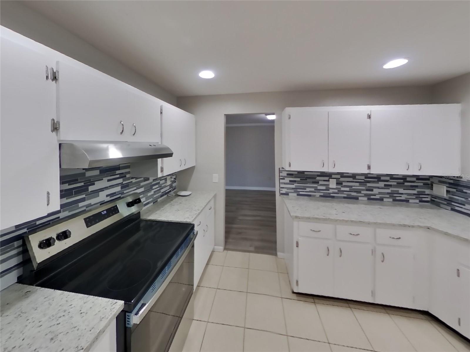 DESOTO LAKES COUNTRY CLUB COLONY 4 - Residential Lease