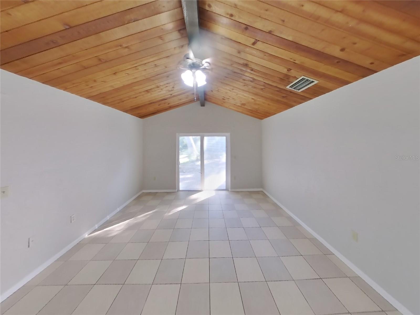 DESOTO LAKES COUNTRY CLUB COLONY 4 - Residential Lease