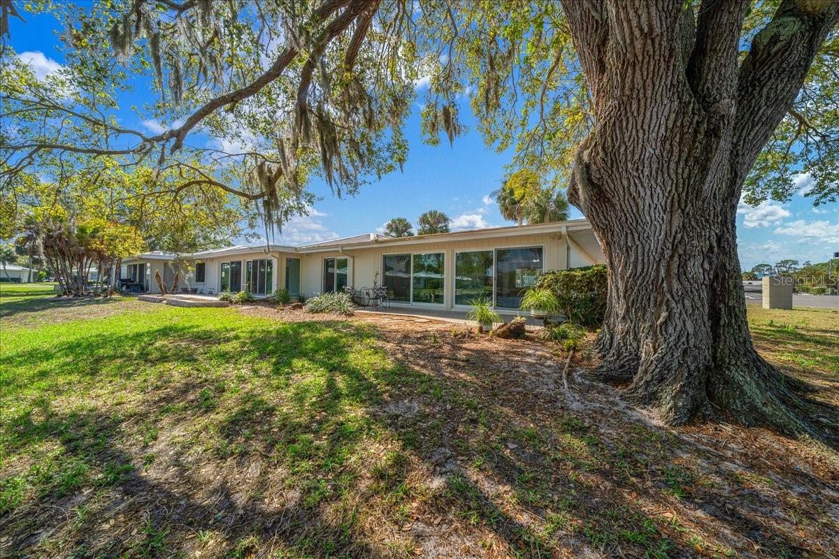 BAY VILLAS - Residential