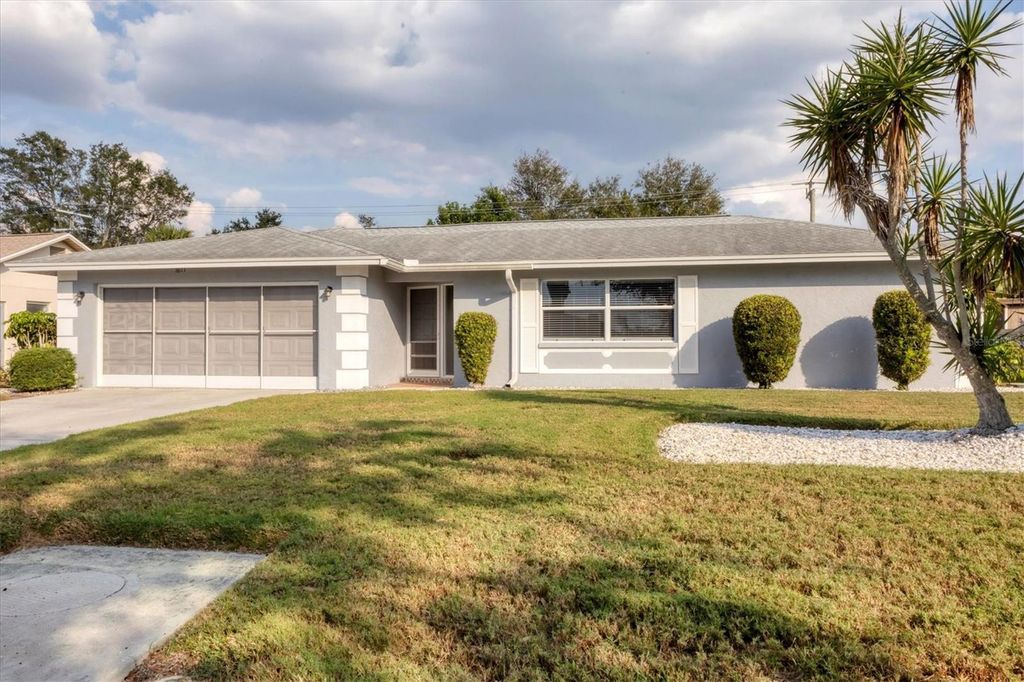 Photo of 1611 E Cypress Point Drive, Venice, FL 34293 (MLS # N6141550)