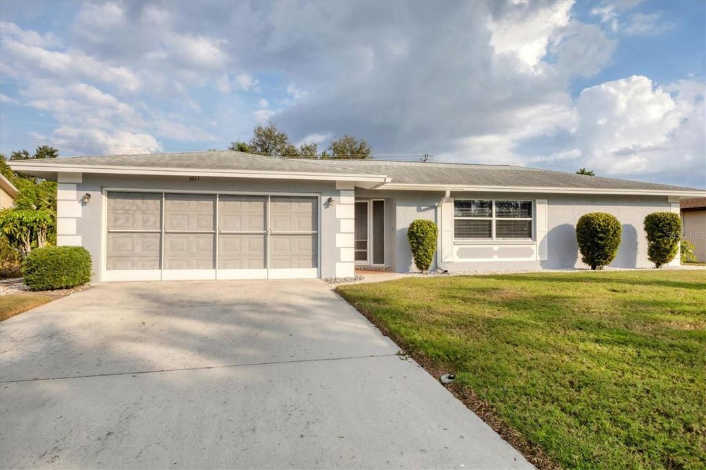 Photo of 1611 E Cypress Point Drive, Venice, FL 34293 (MLS # N6141550)