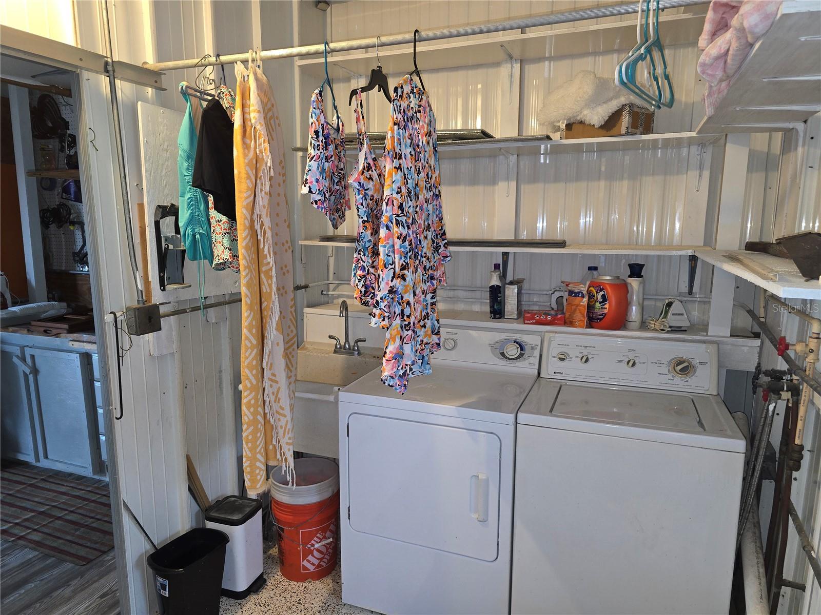 POLYNESIAN VILLAGE - Residential