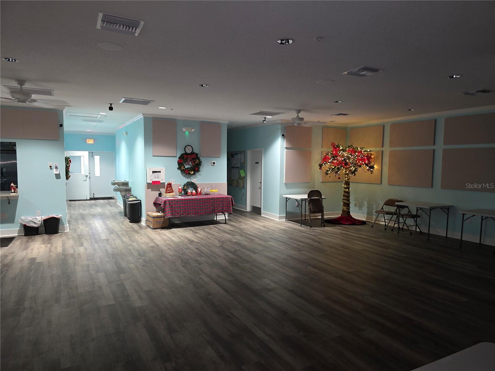 POLYNESIAN VILLAGE - Residential