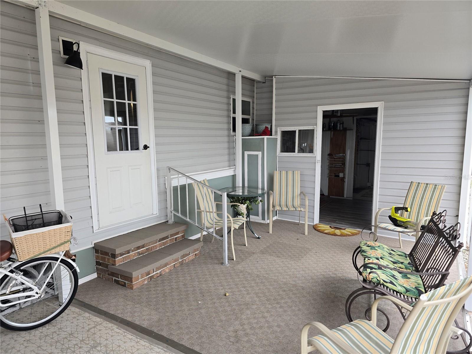 POLYNESIAN VILLAGE - Residential