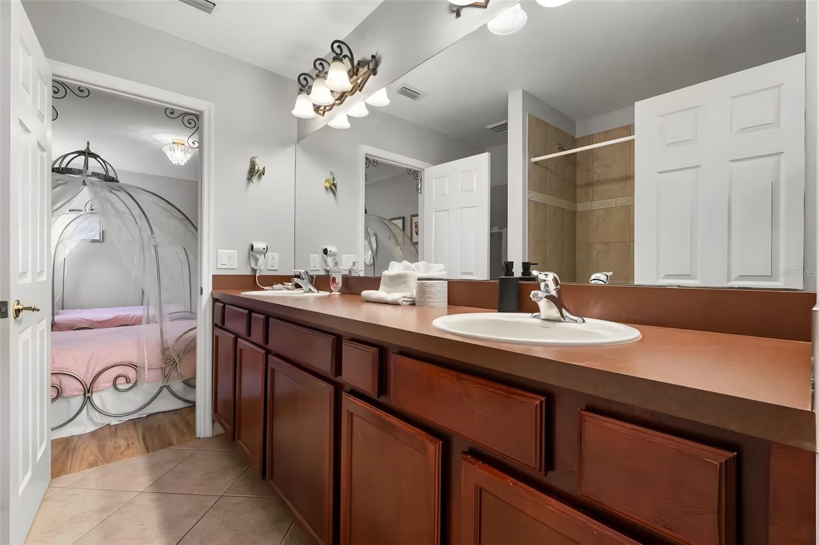 WYNDHAM POINTE - Residential