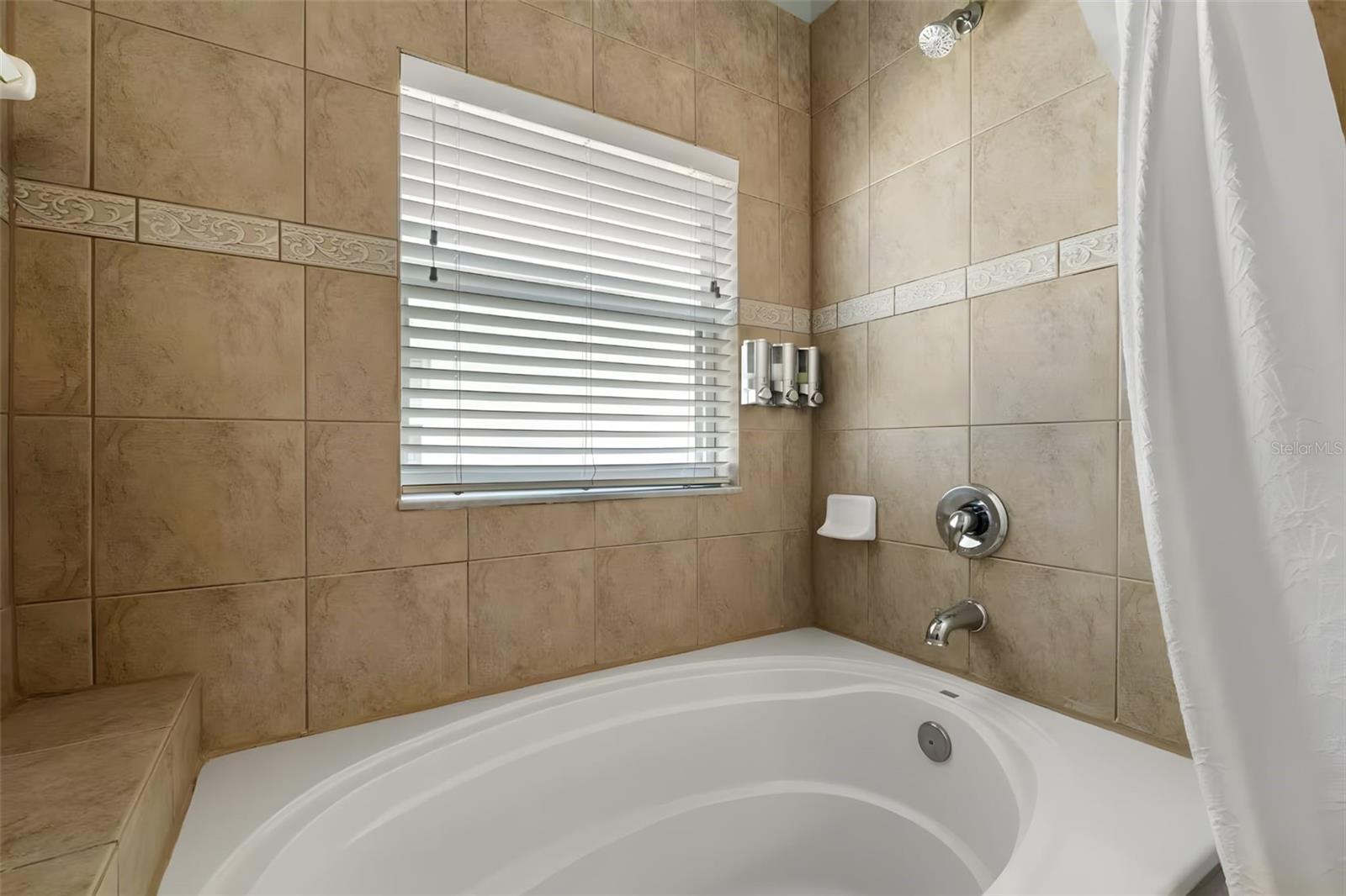 WYNDHAM POINTE - Residential