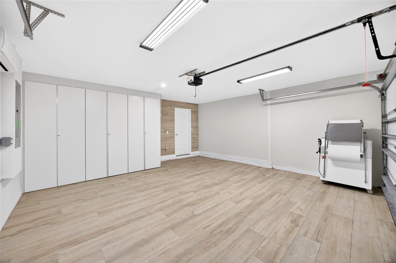 MEADOW GLENN UN 2 - Residential