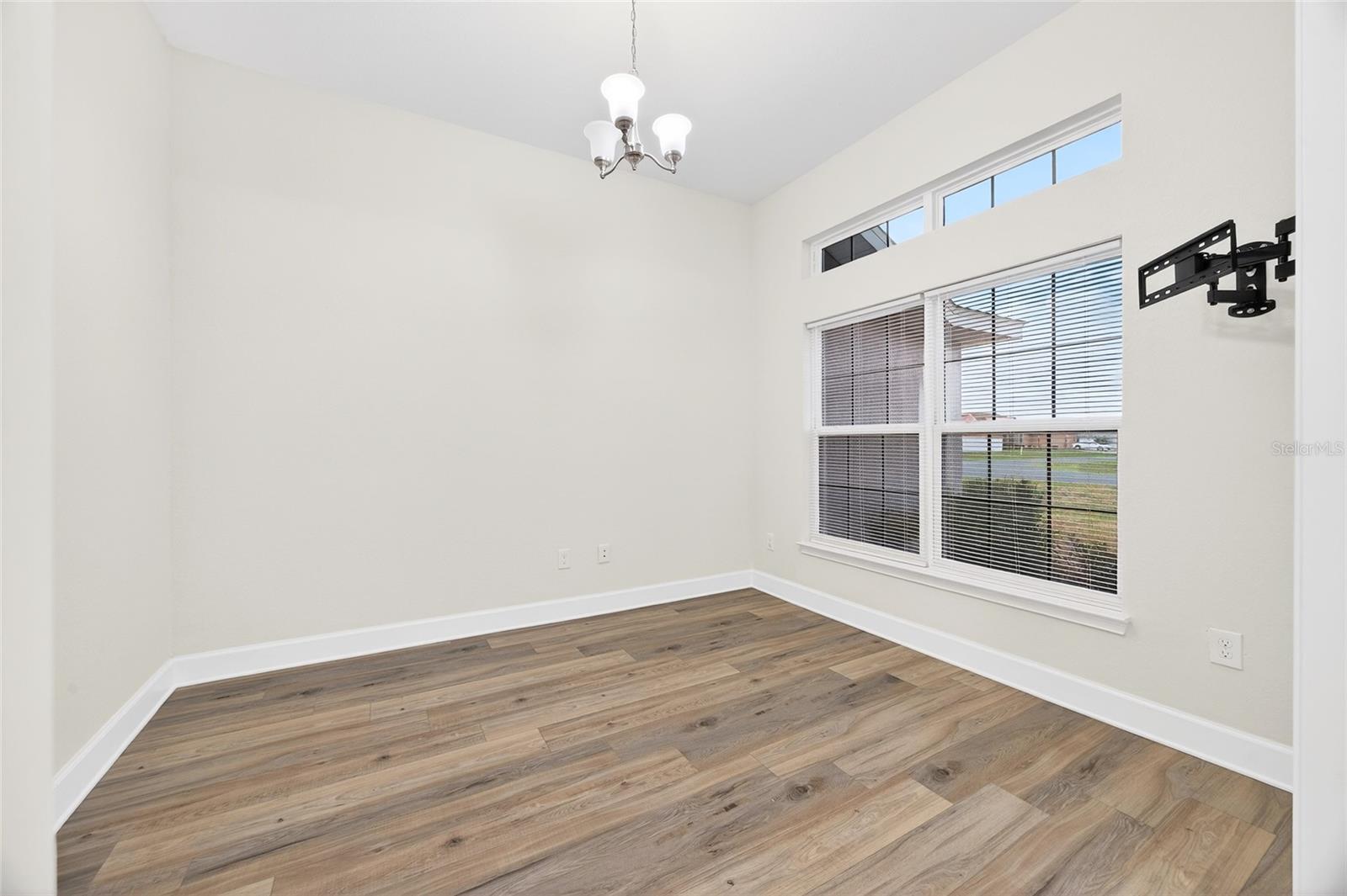 MEADOW GLENN UN 2 - Residential