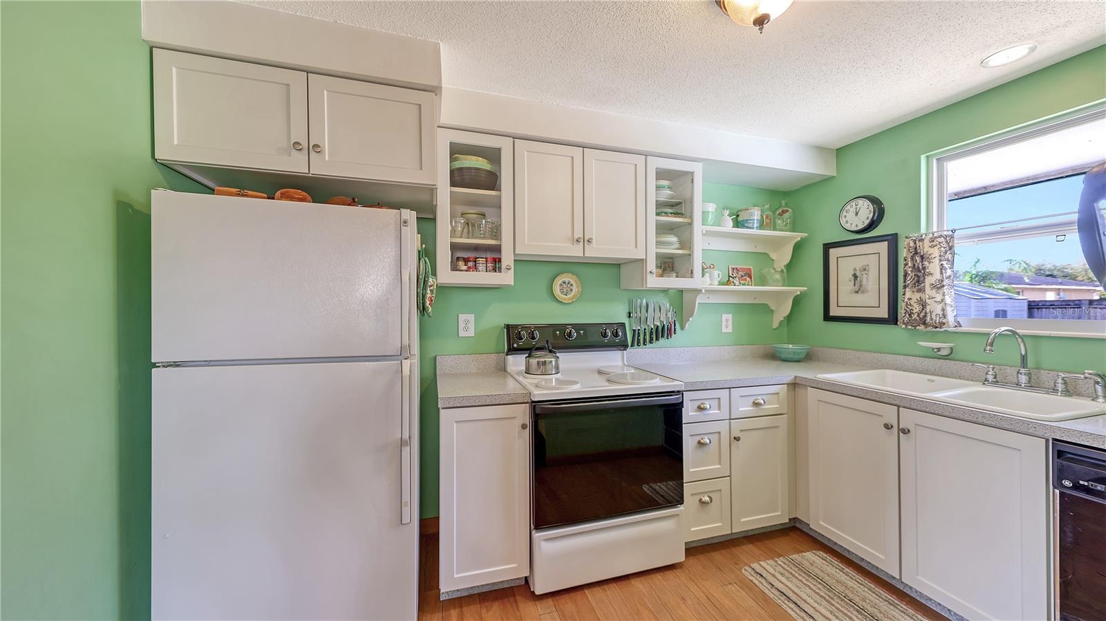 DE SOTO LAKES - Residential