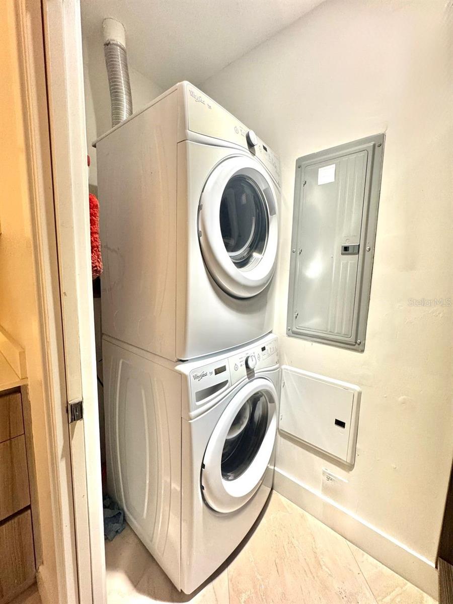 BAY HOUSE MIAMI - Residential