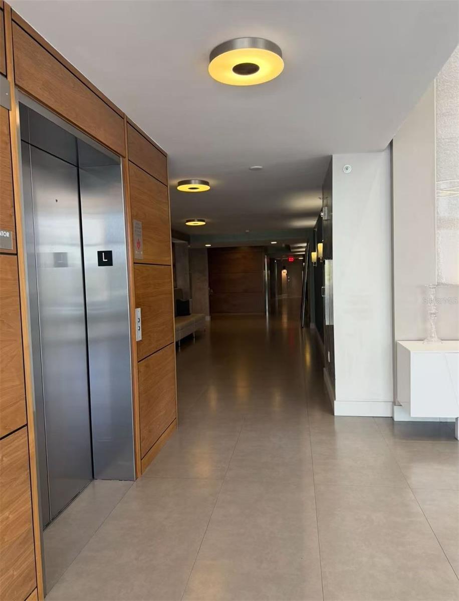 BAY HOUSE MIAMI - Residential