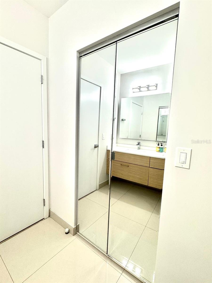 BAY HOUSE MIAMI - Residential