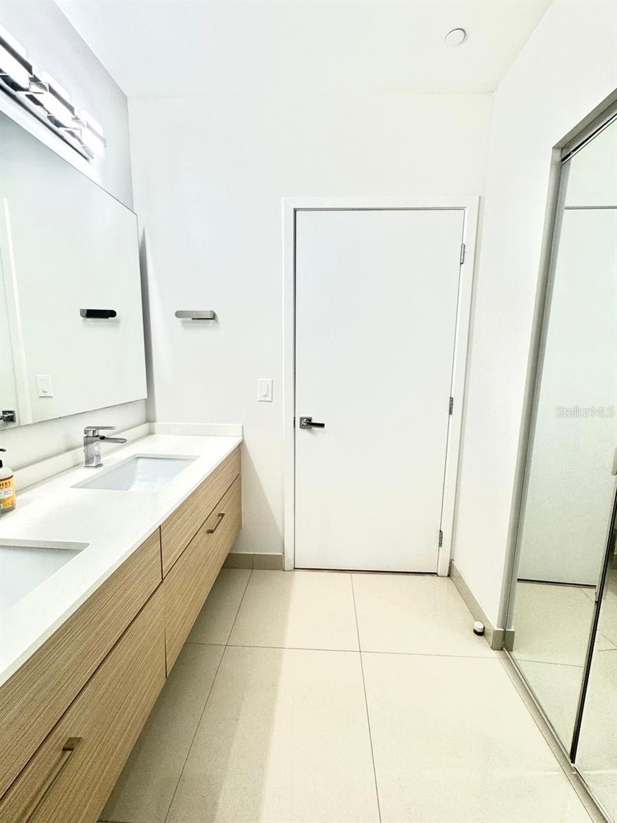 BAY HOUSE MIAMI - Residential