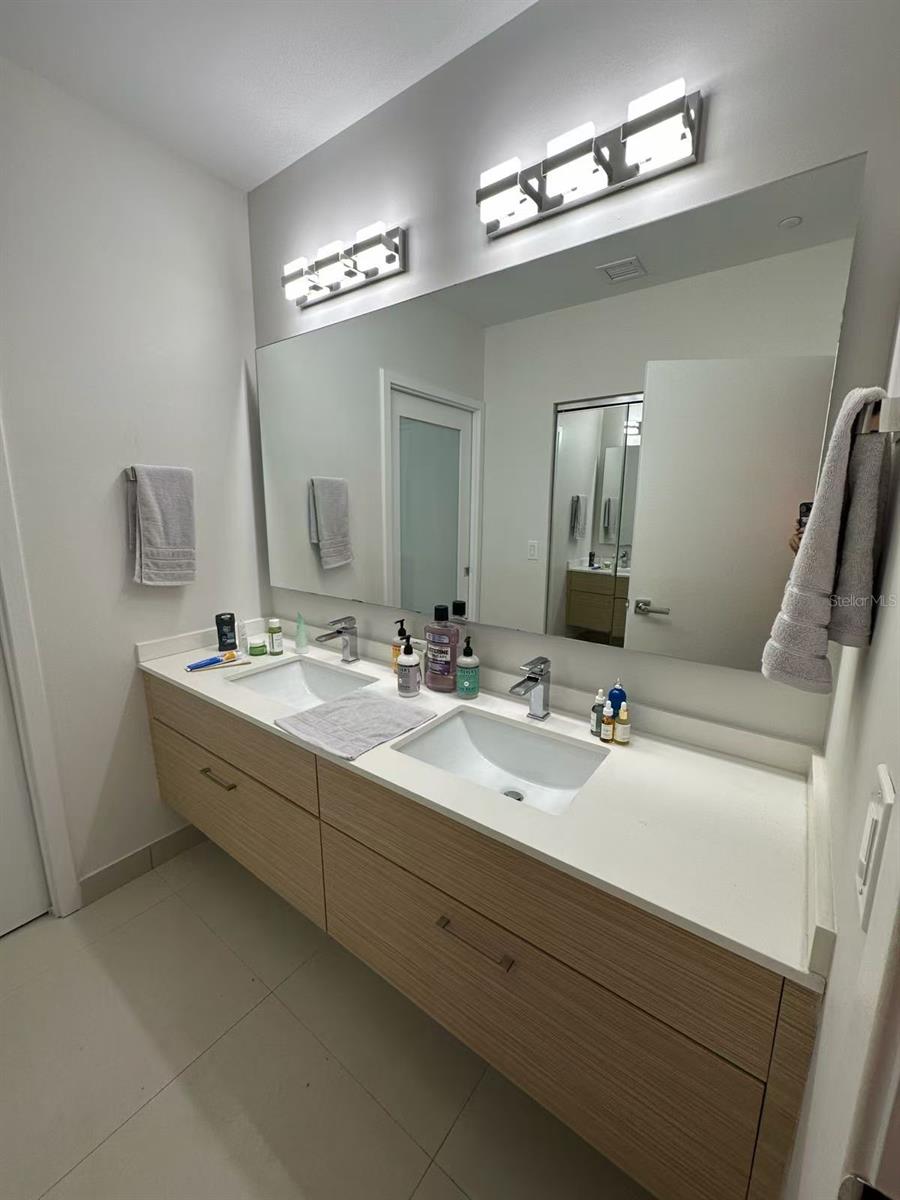 BAY HOUSE MIAMI - Residential