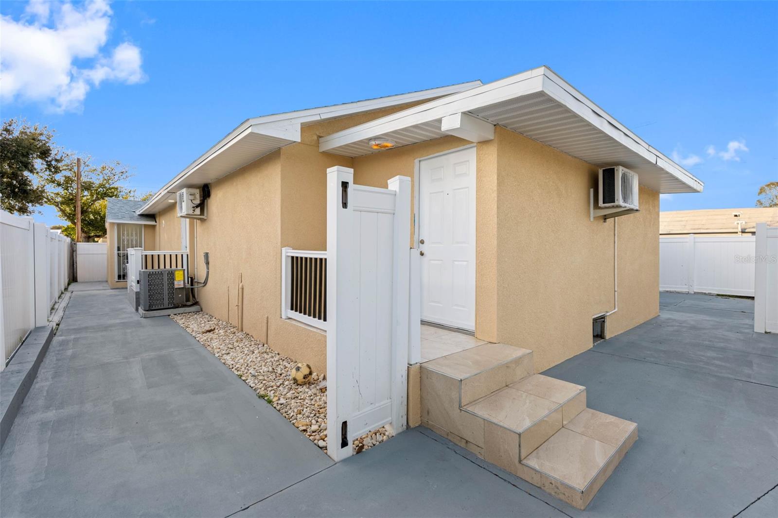 PINECREST VILLA ADD 1 - Residential