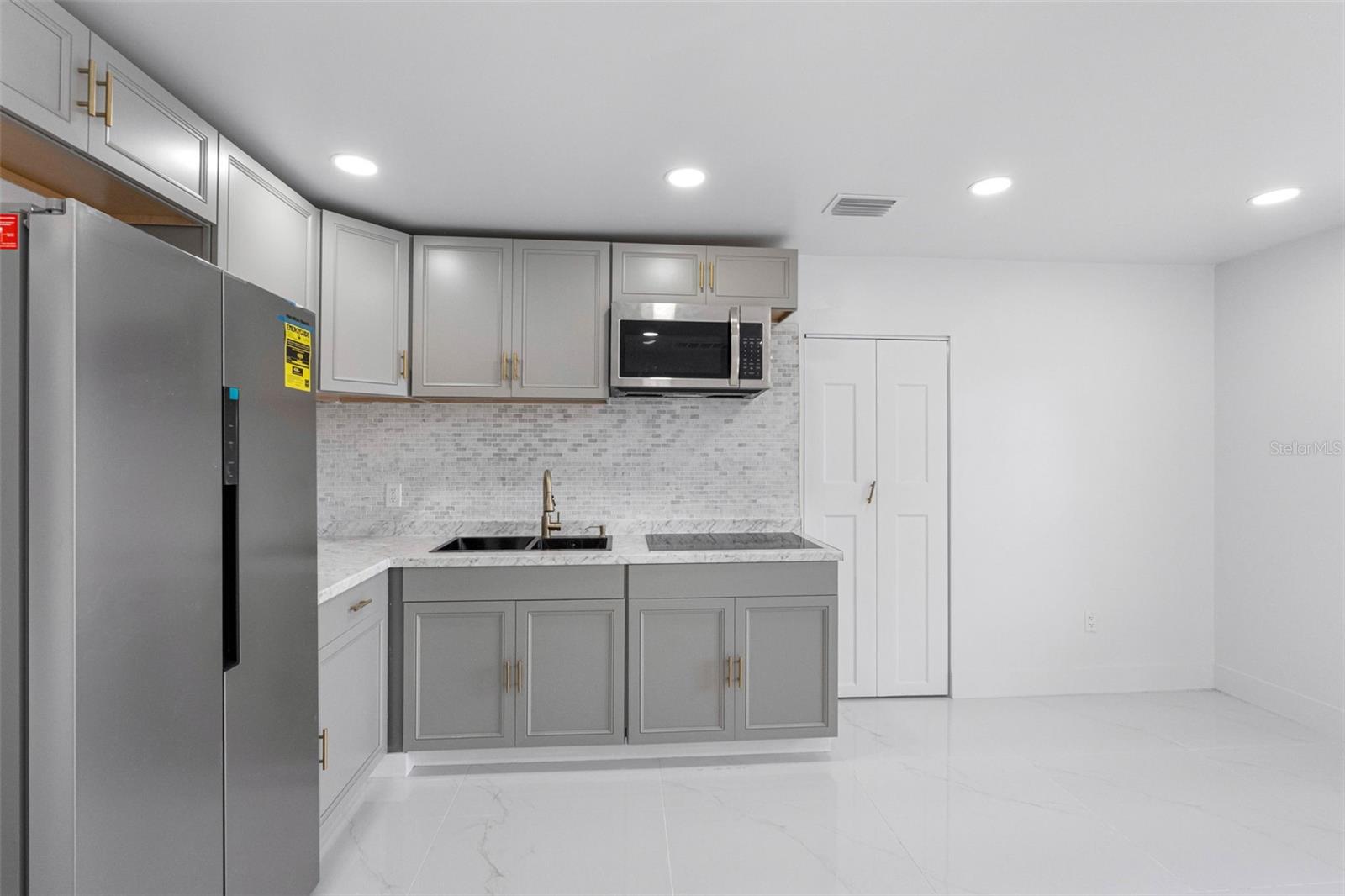 PINECREST VILLA ADD 1 - Residential