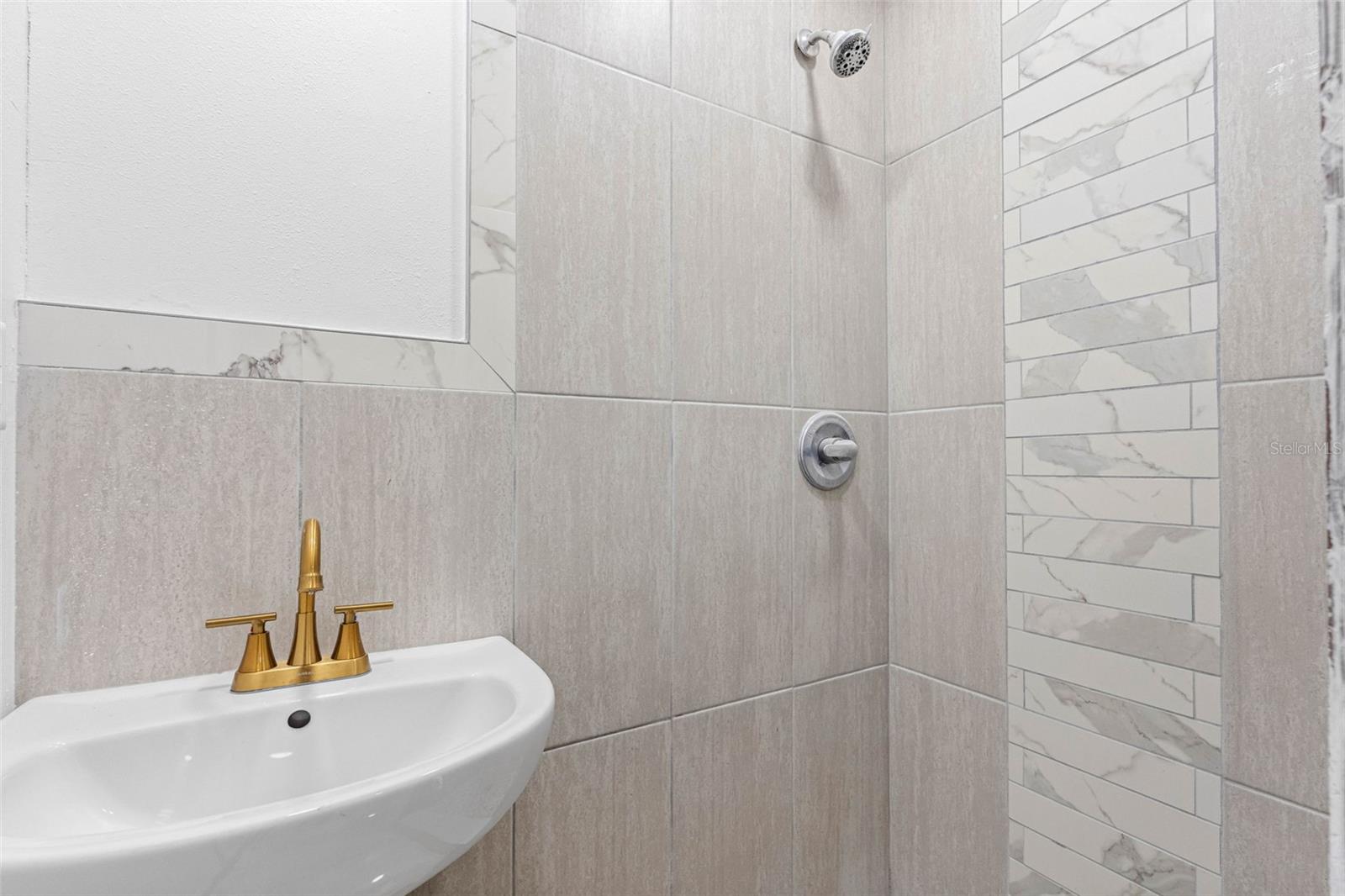 PINECREST VILLA ADD 1 - Residential