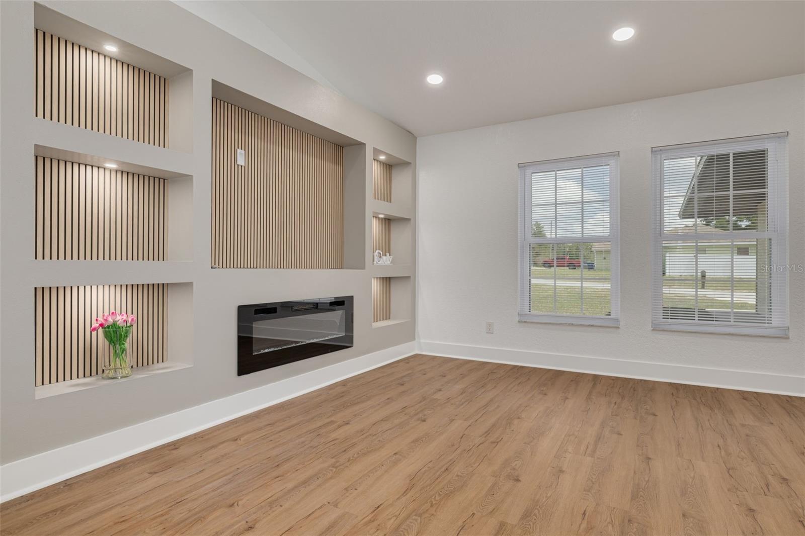 SPRING HILL - Residential