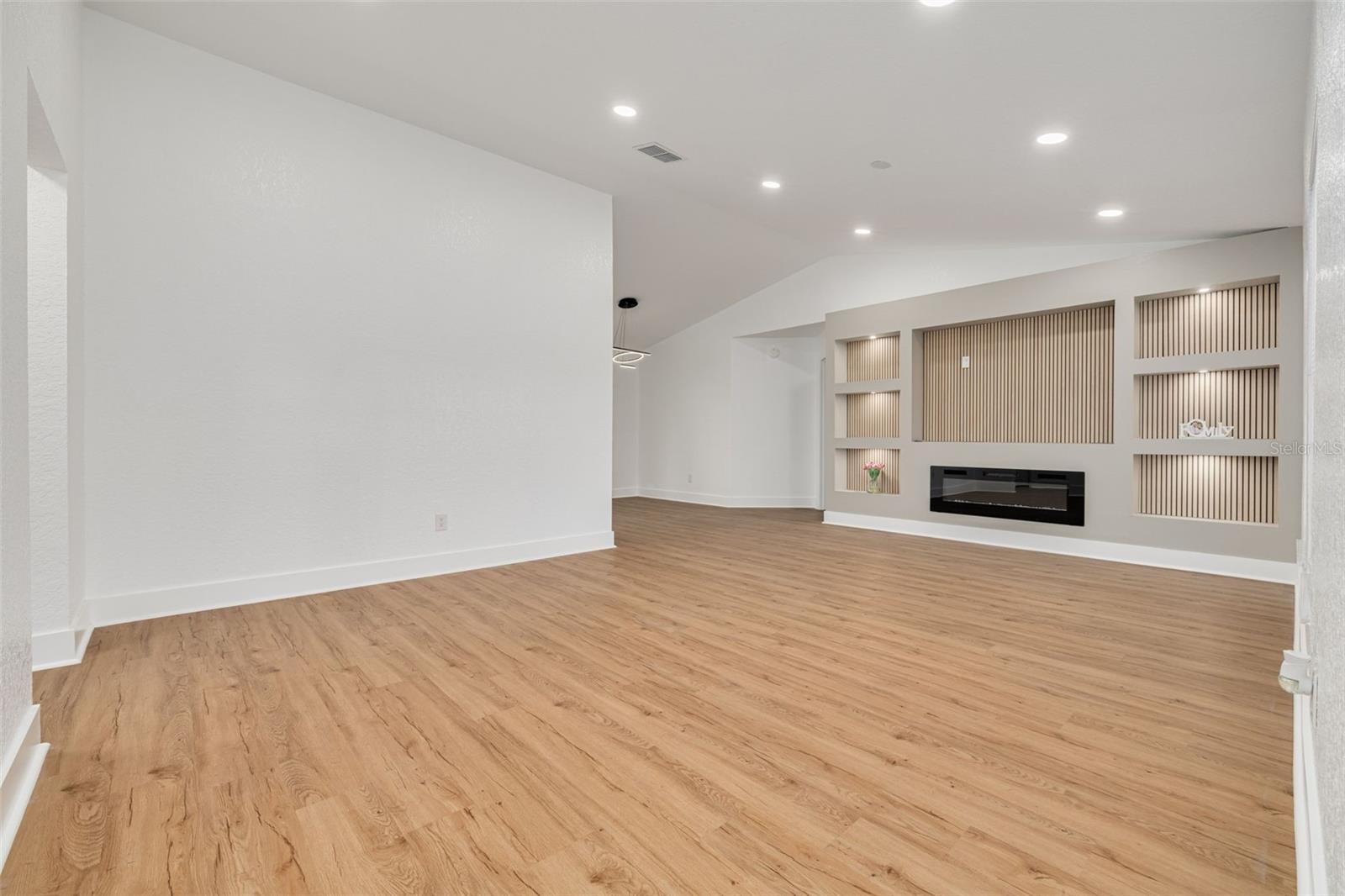 SPRING HILL - Residential