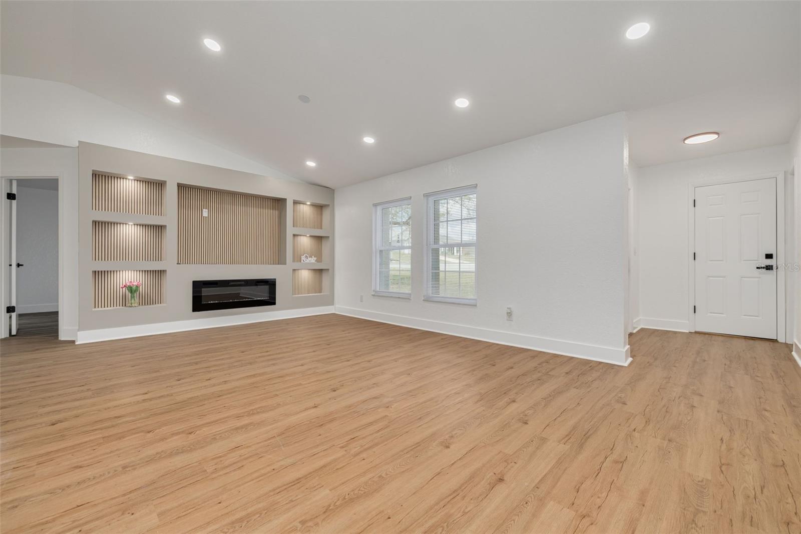 SPRING HILL - Residential